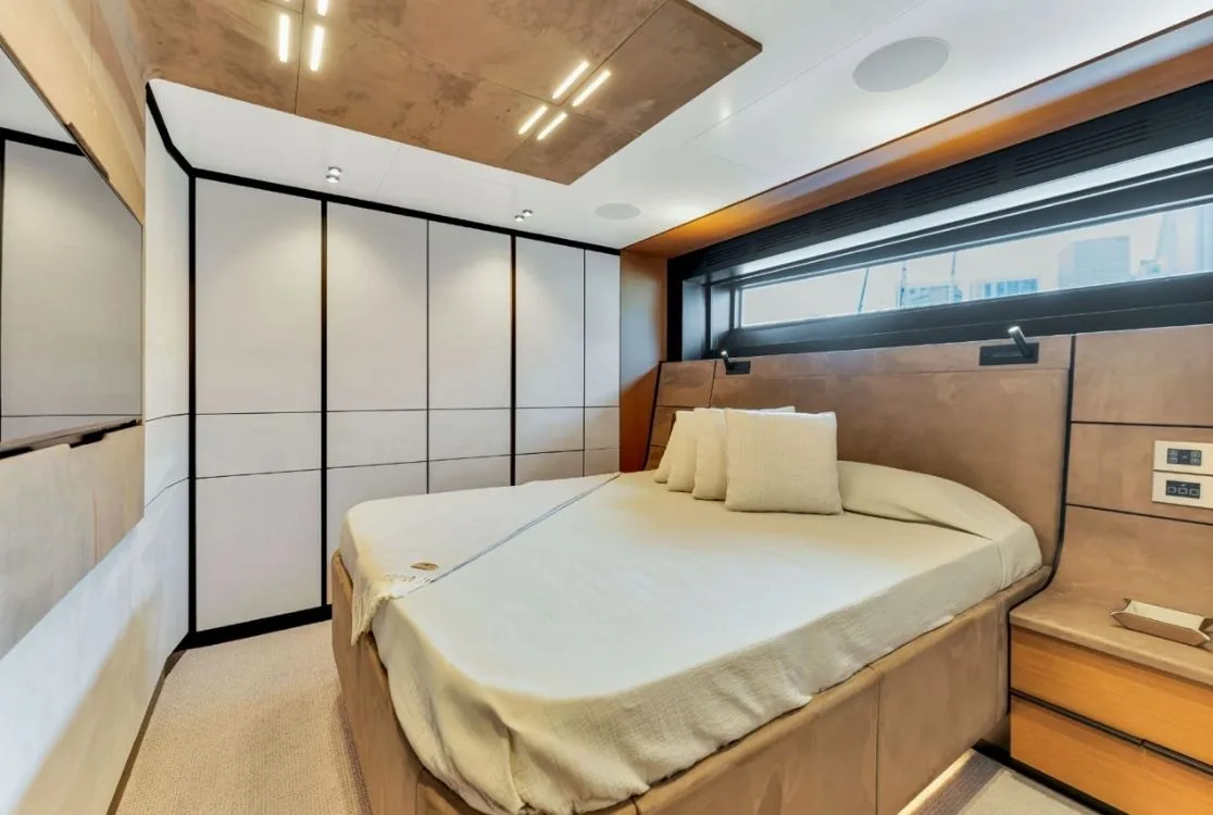 yacht 85' uniq wally