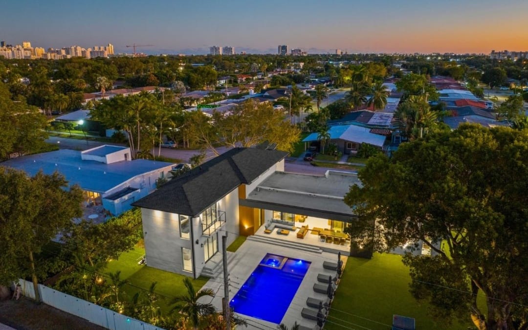 Miami Beach vs. Downtown: How to choose?