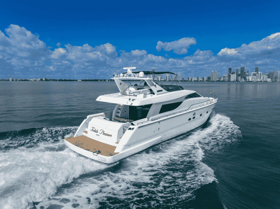 80ft luxury yacht charter (VIP PARTY)