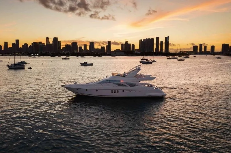 Azimut Yacht Charter (VIP ELITE)