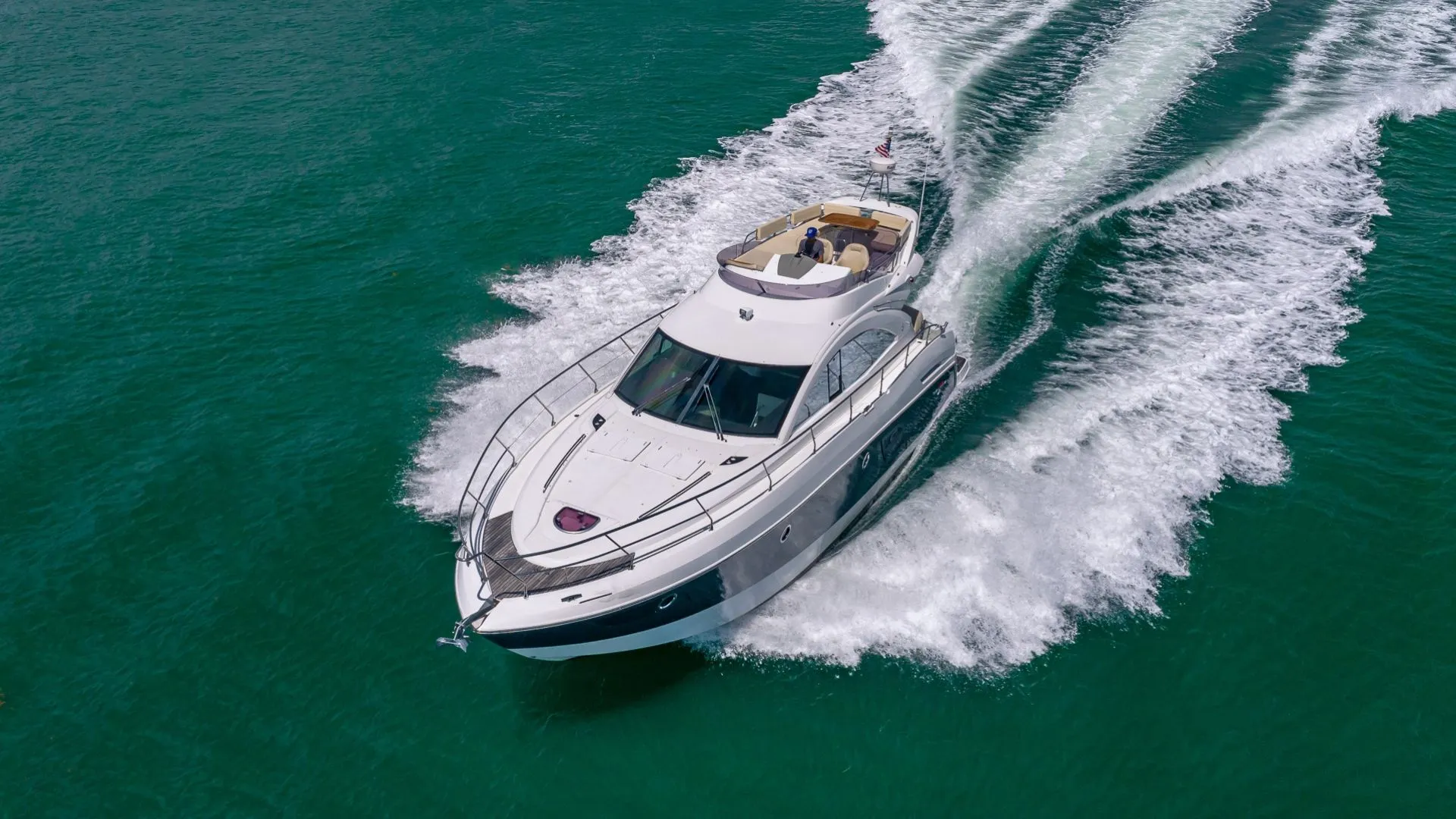 cvI-ySSw (1) Yacht charter VIP