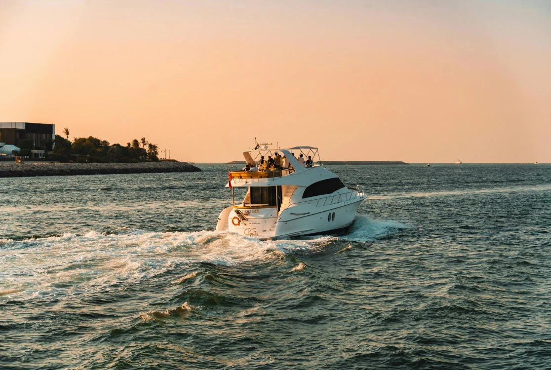 premium-luxury-yacht-event-miami premium private luxury yacht event Miami River
